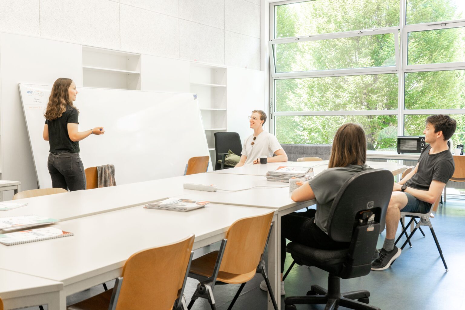 image from Three first-year students of the Bachelor’s degree program in Computer Science will each receive a scholarship